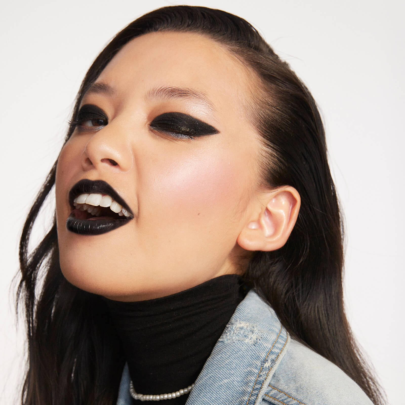 THE CREAM EYESHADOW (SOMBRA EN CREMA)